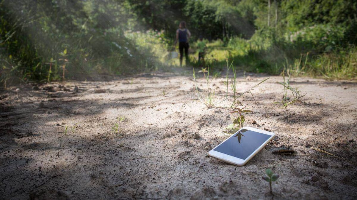 Ritrova il cellulare che aveva perso: in galleria c’è una nuova foto esilarante