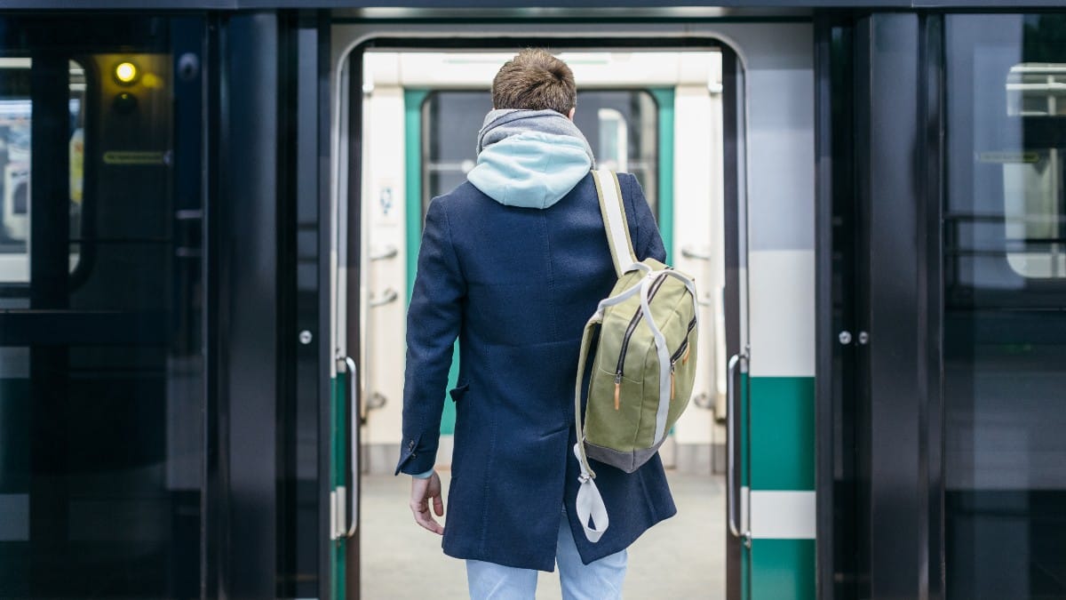 Contrôle choc à la gare : les policiers ouvrent un sac à dos et découvrent le pire