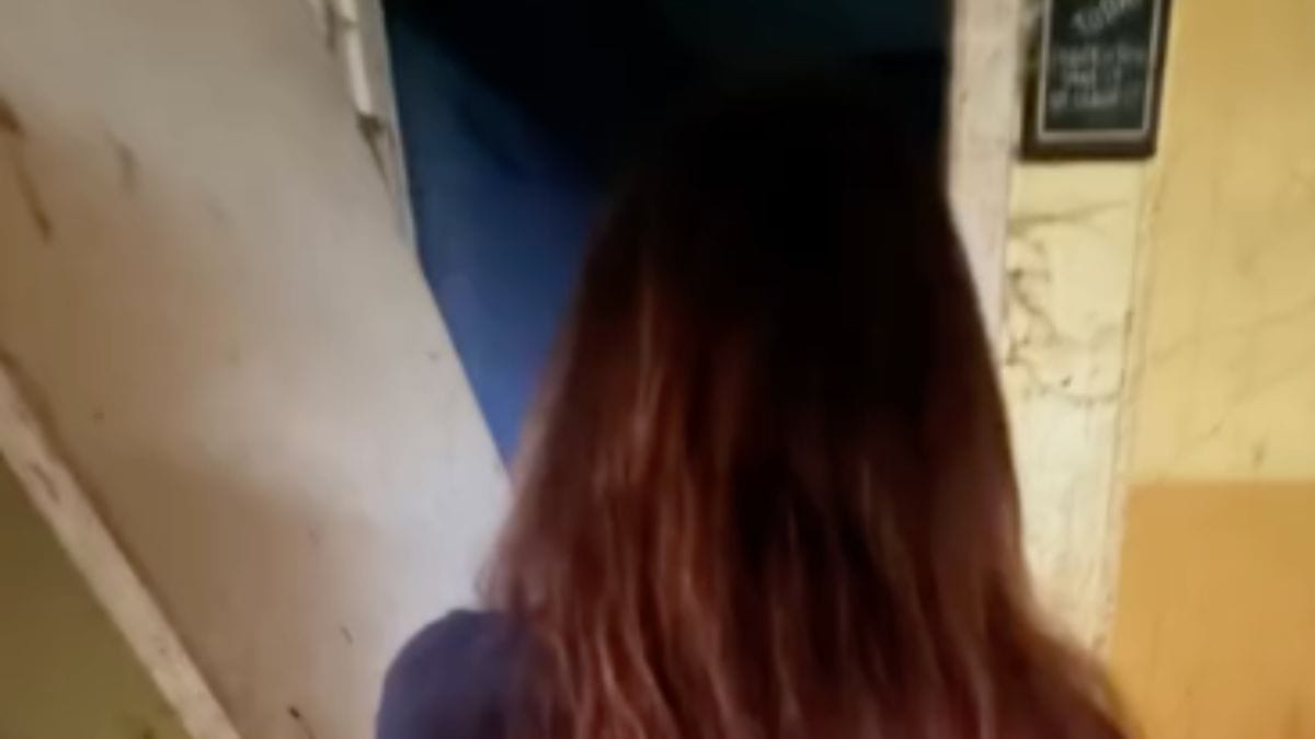 Un acquirente pensa di visitare una casa vuota: scopre il segreto nascosto da un anno