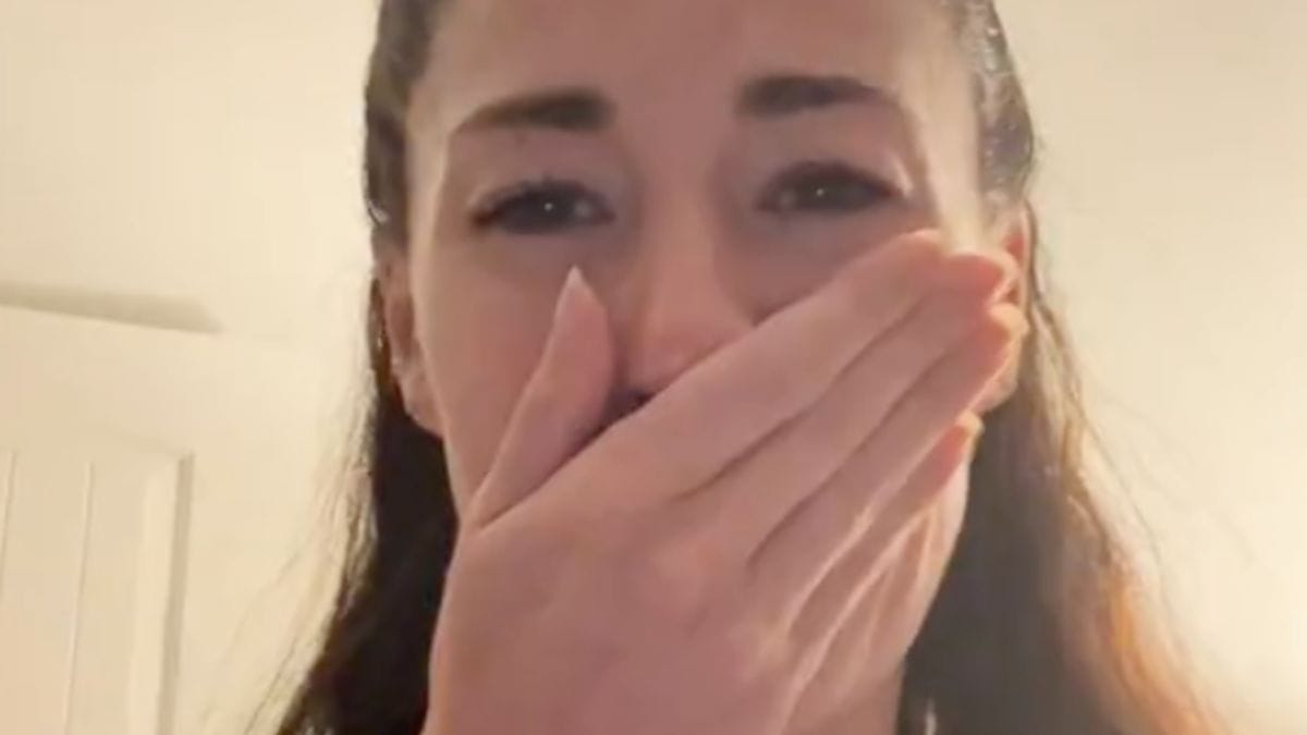 Video. Pensa di adottare un gatto dal rifugio: il ritorno a casa non va esattamente come previsto