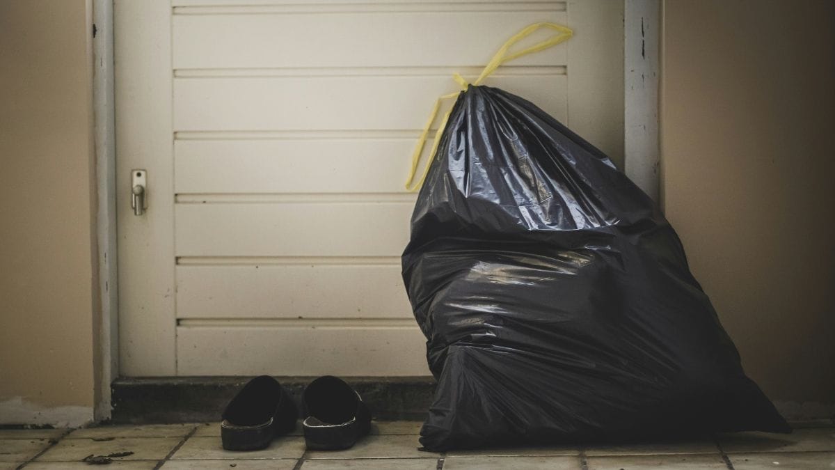 Lamenti dal sacco della spazzatura: una scoperta che gela il sangue