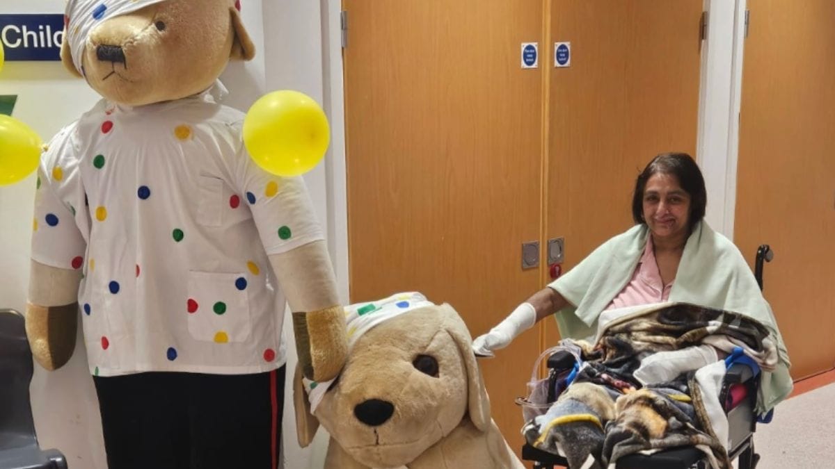 Una donna perde braccia e gambe dopo una grave infezione provocata dalle leccate del suo cane