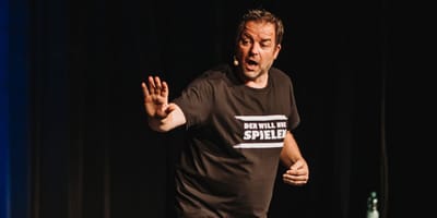 Martin Rütter auf der Bühne