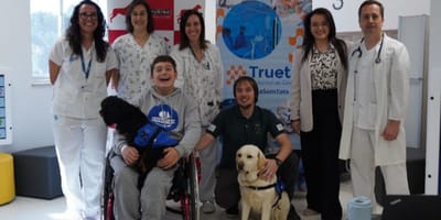 Alianza-Purina-Terapia-Animal-atencion-sanitaria-con-perros