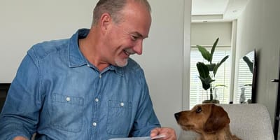 Barendrechtse teckel Pip krijgt na moeilijke start eigen kinderboek