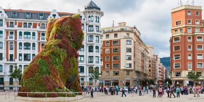 Cómo se llama el perro del museo Guggenheim de Bilbao