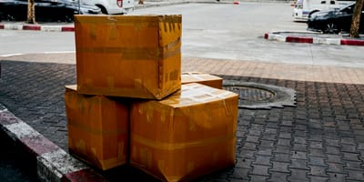 Drie dozen op straat