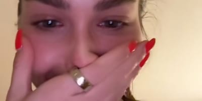 Elle pleure