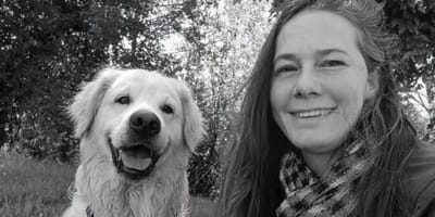 Frau mit ihrem Hund