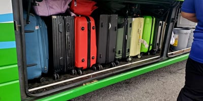 Fund im Gepäckraum eines Reisebusses