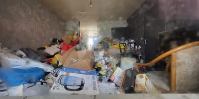 Het huis waar 2 katten in Drimmelen uit zijn gehaald