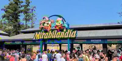 het Italiaanse pretpark waar een hond urenlang aan een boom zat vastgebonden