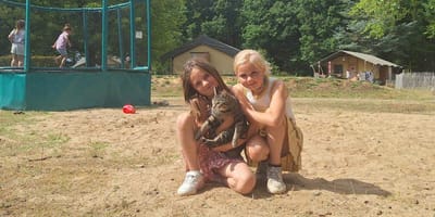 Kat Bibi reisde mee met gezin op vakantie