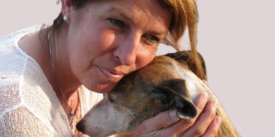 Marga Hendrix schrijft boek over mishandelde Spaanse honden