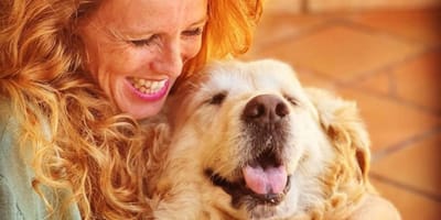 maria-castro-abraza-golden-momo