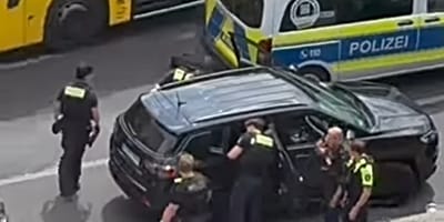 Polizei befreit Hund aus Auto
