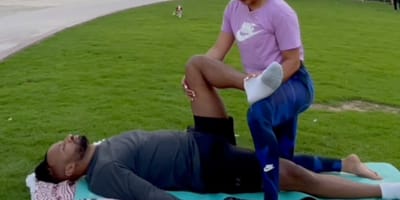 Stretching-Einheit im Park