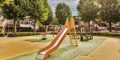 Verlassener Kinderspielplatz