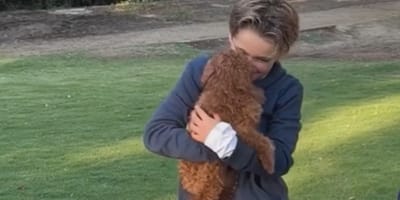 Xavi Xess krijgt een puppy van Yolante voor zijn verjaardag