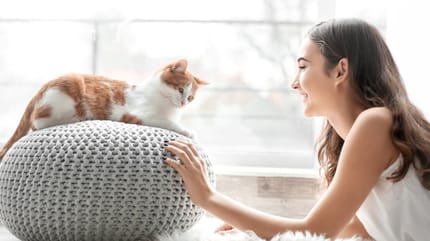 women with cat