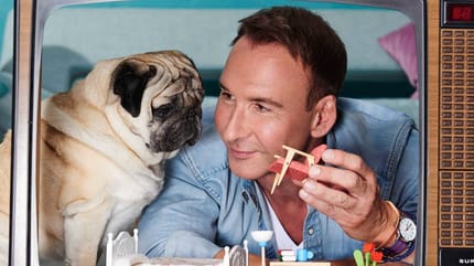 Jochen Bendel mit Hund Gizmo