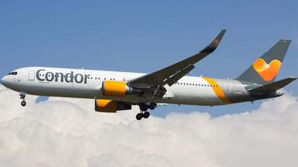Ein Flugzeug der Airline Condor beim Flug