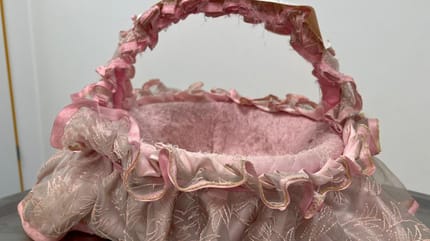 Korb mit rosa Bezug