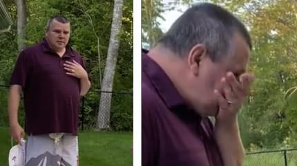 Er bekommt sein Geburtstagsgeschenk.