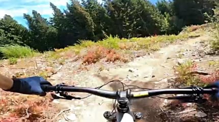 Rowerzysta na szlaku Danimal North Trail