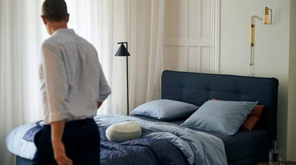 Il se réveille le matin