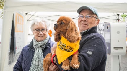 Lieve met zijn Cavalier King Charles Spaniel