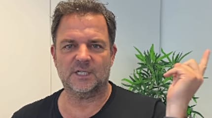 Martin Rütter ist stocksauer