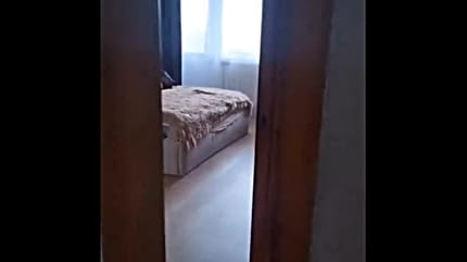 Surprise dans la chambre à coucher