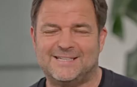 Martin Rütter freut sich.