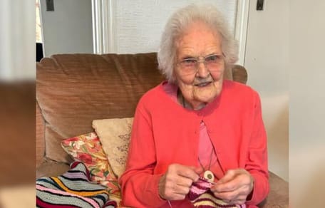 97 year old lady knitting