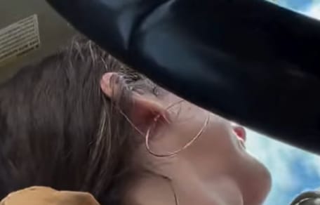 Conductrice de voiture