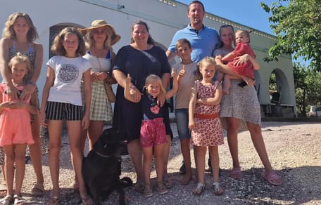 Familie Jelies krijgt commentaar na opmerkingen Johan over hond