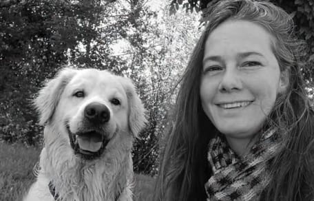 Frau mit ihrem Hund
