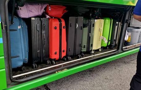 Fund im Gepäckraum eines Reisebusses