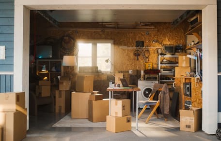 Familie doet bijzondere ontdekking in garage: een reddingsactie volgt direct