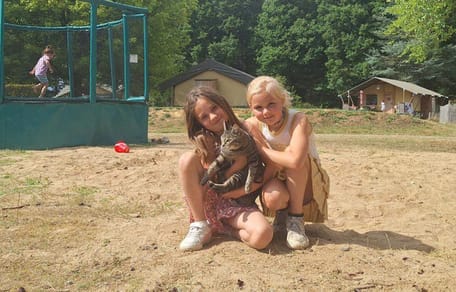 Kat Bibi reisde mee met gezin op vakantie