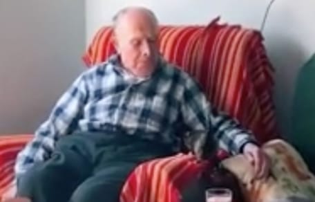 el gatito y el abuelo