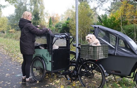 Lilian is een ware verschijning in Amsterdam met haar uitlaatservice