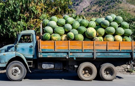 Cieżarówka z melonami