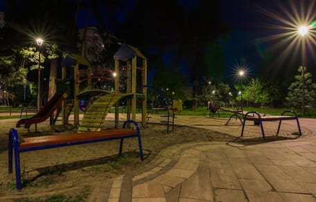 Spielplatz am Abend