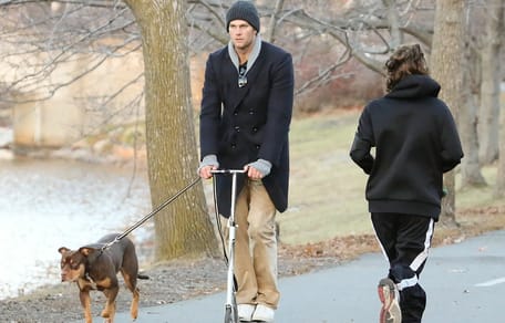 Tom Brady met zijn hond Lua, niet de kloon Junie
