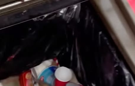Un cestino dei rifiuti