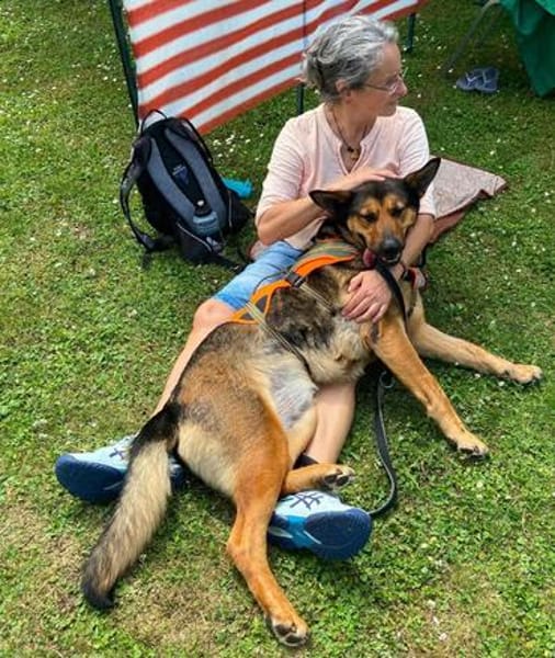 Treue Kira sucht ihre Familie