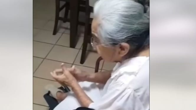 nonnina batte le mani