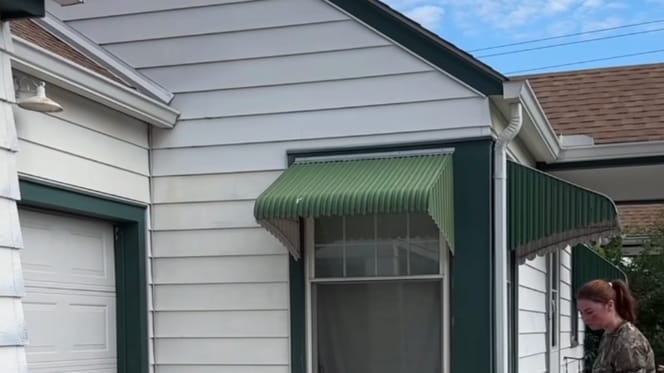 Workers enter an empty house and discover a terrible abandonment